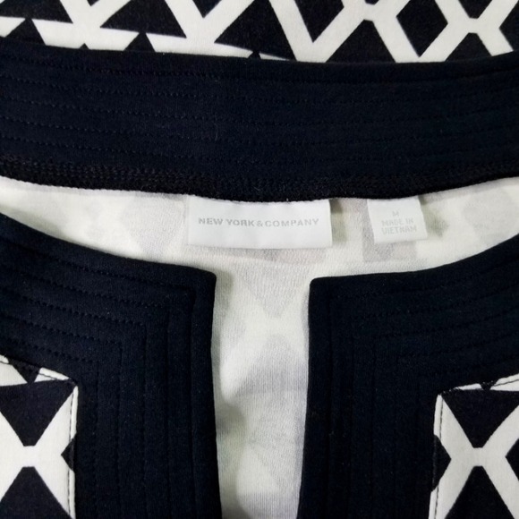 NEW YORK & COMPANY Women's Dress Sleeveless Size M Black & White V-Neck Tunic - Picture 4 of 8